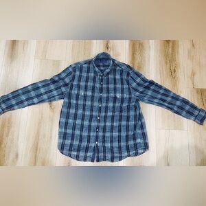 Lucky brand long sleeve. Light fiber so you can wear in summer. 30x23” length.